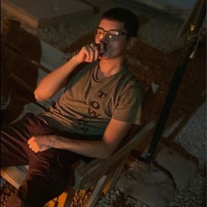 Meet your Posher, Javier